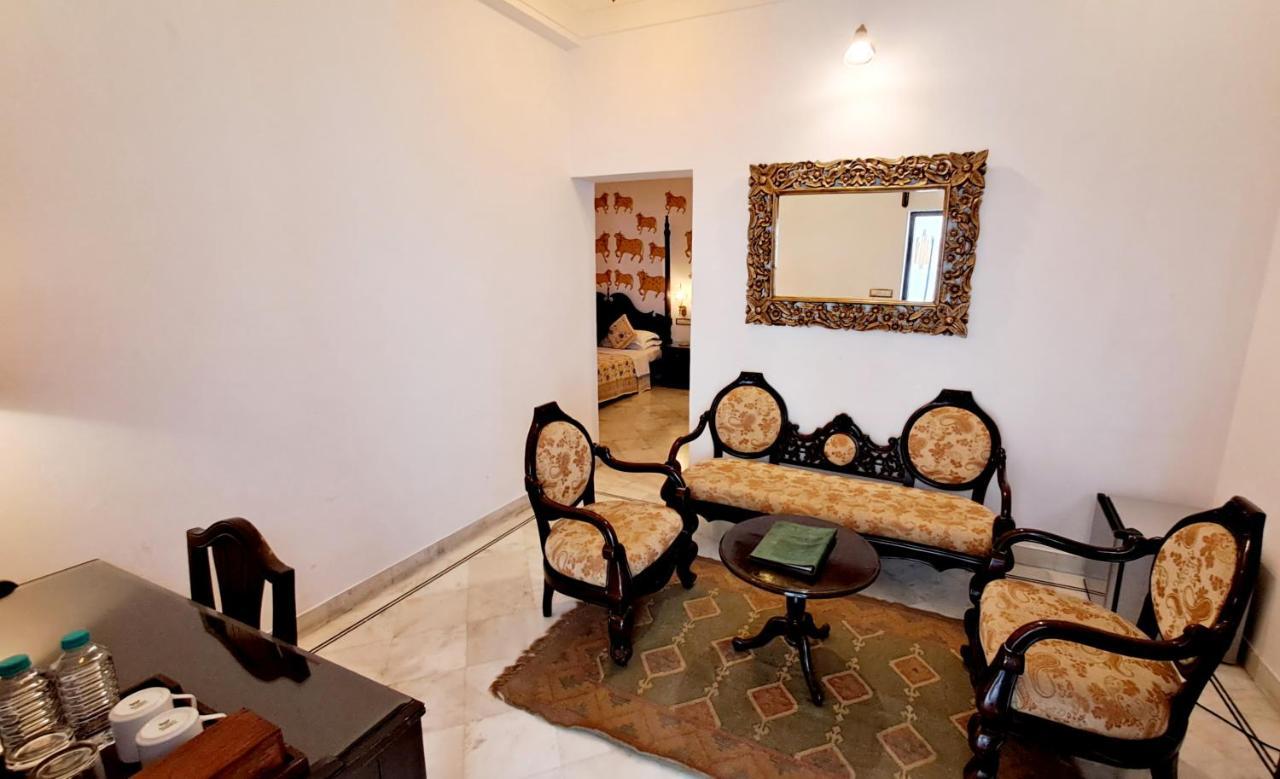 Mahendra Prakash Hotel Udaipur Exterior foto